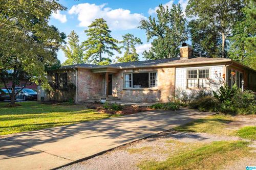 137 Parkway Dr, TRUSSVILLE, AL, 35173-1319 | Card Image