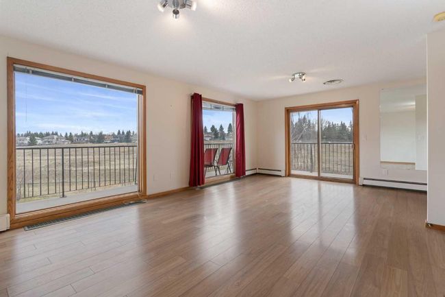1008 Shawnee Dr Sw, House other with 3 bedrooms, 4 bathrooms and 6 parking in Calgary AB | Image 28
