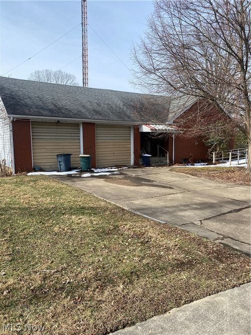 150 S Oak St, Washington, WV, 26181-8232 | Card Image