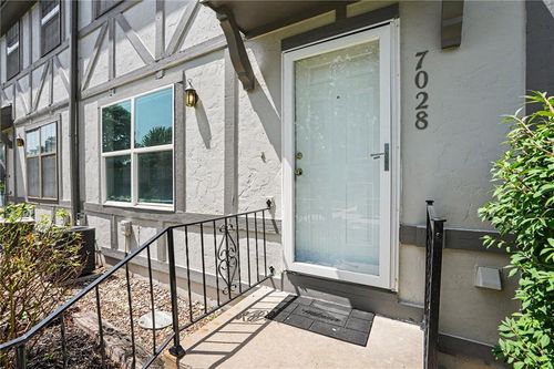 7028 N Fisk Ct, Kansas City, MO, 64151-1643 | Card Image
