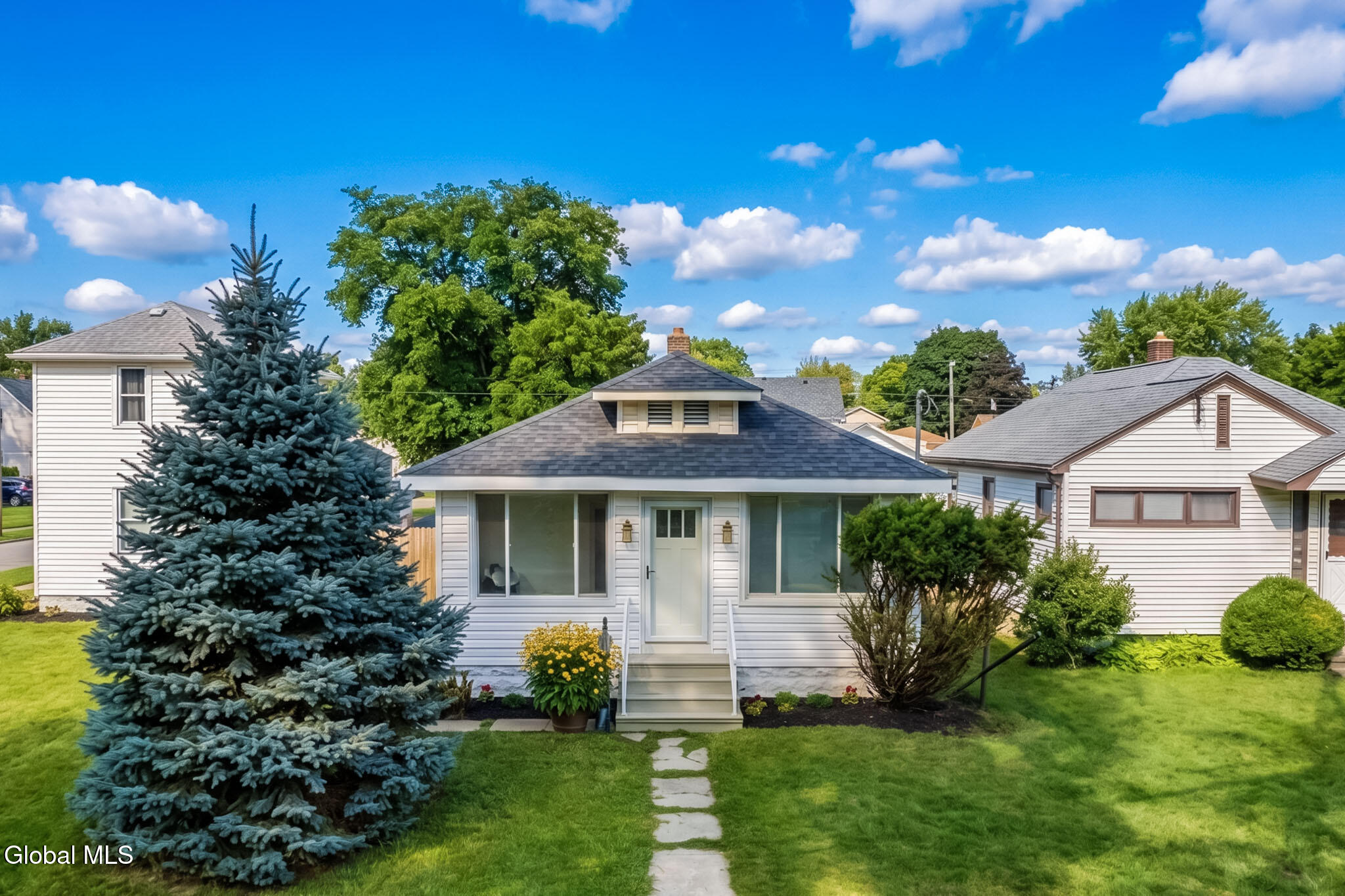 450 Eleanor St, For Sale in Schenectady - eXp Realty