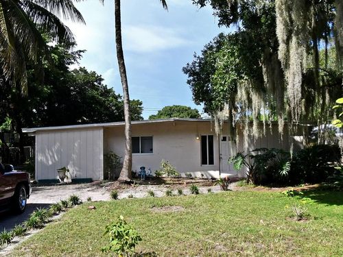 336 Borraclough St, Fort Pierce, FL, 34982-7326 | Card Image