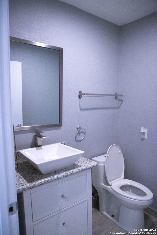 Half Bathroom | Image 13