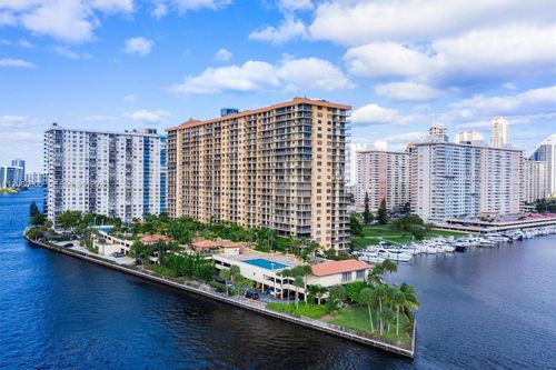 2104-290 174th St, Sunny Isles Beach, FL, 33160-3256 | Card Image