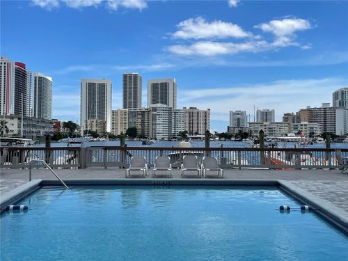 apt-211-462 Golden Isles Dr, Hallandale Beach, FL, 33009-7572 | Card Image