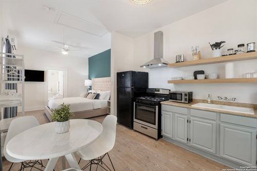 2-302 E Cevallos, San Antonio, TX, 78204-1753 | Card Image