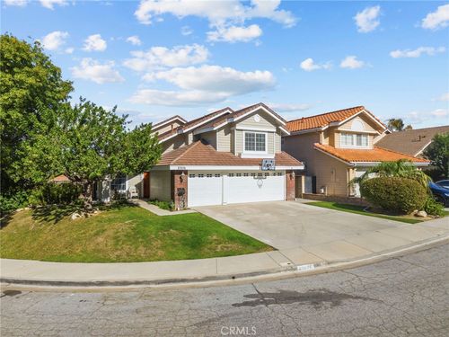 27576 Artine, Saugus, CA, 91350 | Card Image