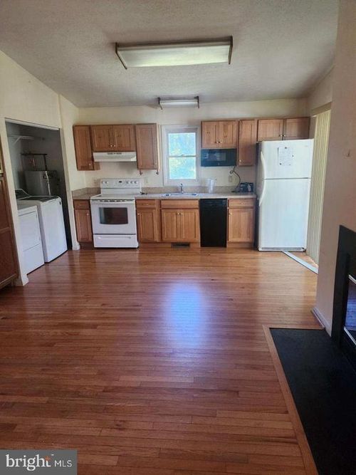 2020 Horace Ward Rd, OWINGS, MD, 20736-9512 | Card Image