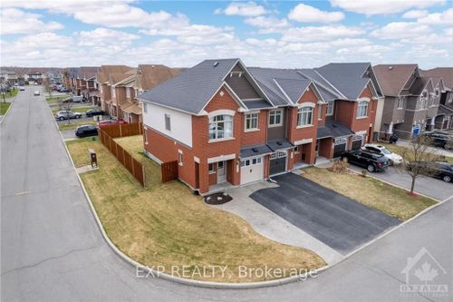 213 Silvermoon Cres, Orléans, ON, K4A0P8 | Card Image