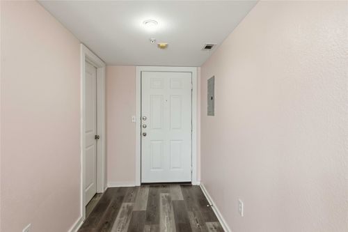 207-5111 Manett St, Dallas, TX, 75206-6671 | Card Image