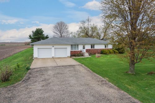 1109 W 4th St, Delavan, IL, 61734-9676 | Card Image