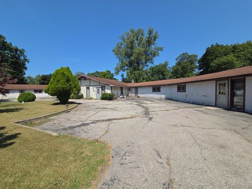 8021 Forest Beach Rd, Watervliet, MI, 49098-9702 | Card Image