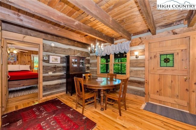 Whether it’s a festive family feast or an intimate candlelit supper, the dining nook sets a memorable scene. | Image 10