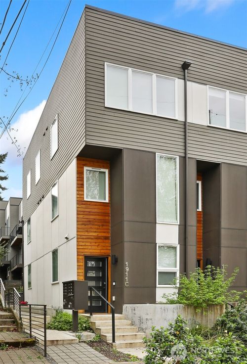 unit-c-1913 15th Ave S, Seattle, WA, 98144-4374 | Card Image