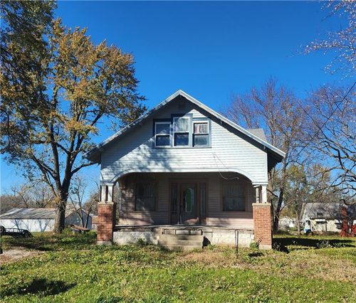 107 E 2nd St, Winston, MO, 64689-1614 | Card Image