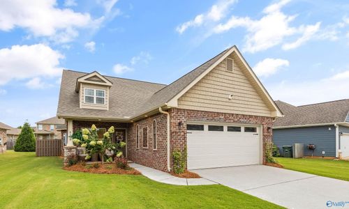 8308 Stillwater Cir Nw, Huntsville, AL, 35806-1342 | Card Image
