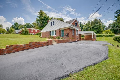 215 Cherry Ln, Bristol, VA, 24201-2754 | Card Image