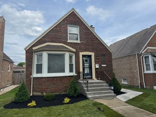 8043 S Yale Ave, Chicago, IL, 60620-1757 | Card Image