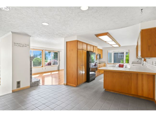 2335 5 Th St, House other with 3 bedrooms, 2 bathrooms and 2 parking in Columbia City OR | Image 12