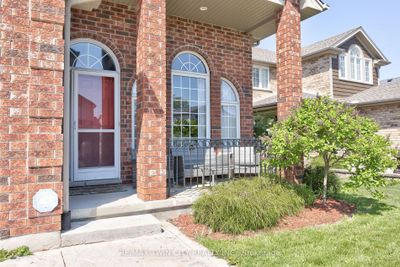 1756 Bayswater Cres, House other with 2 bedrooms, 2 bathrooms and 4 parking in London ON | Image 3