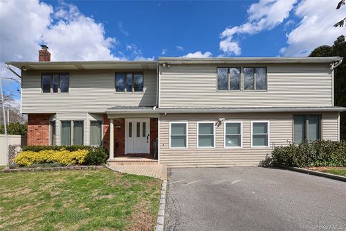 11 Otsego Ave, Dix Hills, NY, 11746-8005 | Card Image