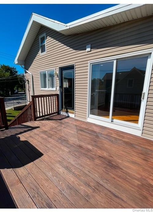 58-58 Samsondale Ave, West Haverstraw, NY, 10993-1217 | Card Image