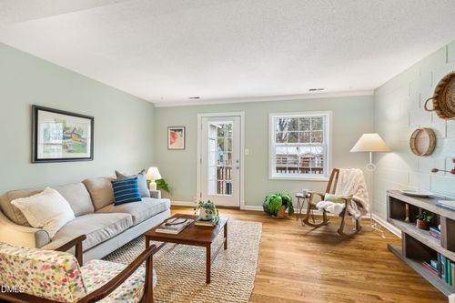 apt-57-400 Davie Rd, Carrboro, NC, 27510-1960 | Card Image