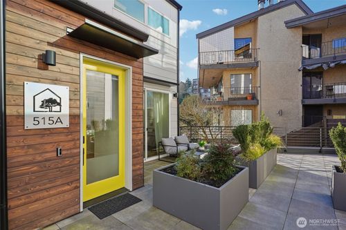 a-515 Howe St, Seattle, WA, 98109-2629 | Card Image