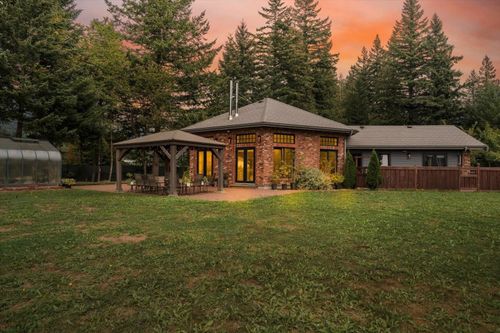 1185 Columbia Valley Rd, Lindell Beach, BC, V2R4X6 | Card Image