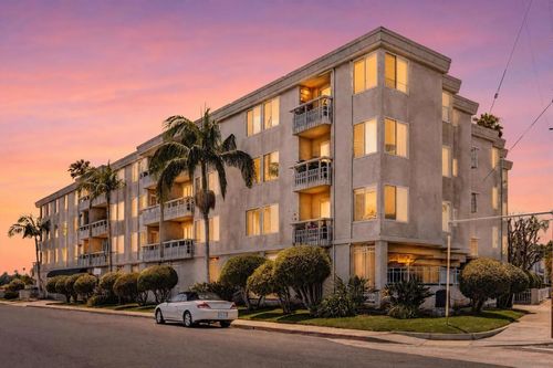 2h-3833 Lamont St, San Diego, CA, 92109-6546 | Card Image
