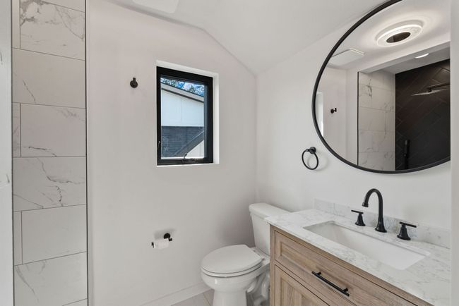 Office Bath | Image 34
