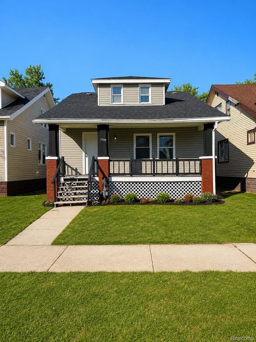 13997 Cloverlawn St, Detroit, MI, 48238-2415 | Card Image