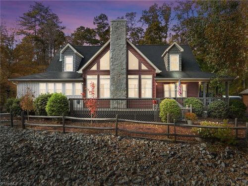 590 Walker Blvd, Thomasville, NC, 27360-8701 | Card Image