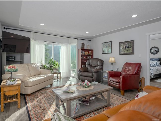 100 Dyer Dr, House other with 3 bedrooms, 3 bathrooms and 1 parking in Sayward BC | Image 5