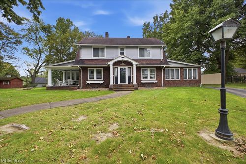 24 Overlook Blvd, Struthers, OH, 44471-1611 | Card Image