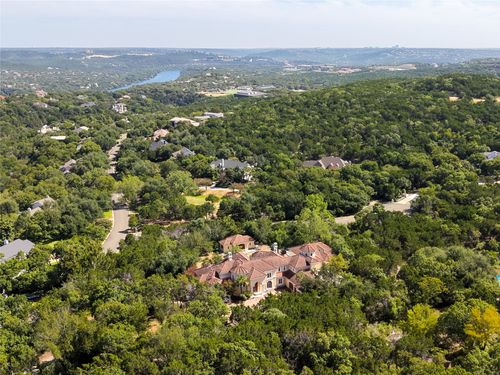 67 Saint Stephens School Rd, Austin, TX, 78746-3232 | Card Image