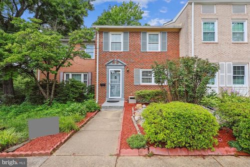 8366 Glastonbury Ct, ANNANDALE, VA, 22003-1122 | Card Image