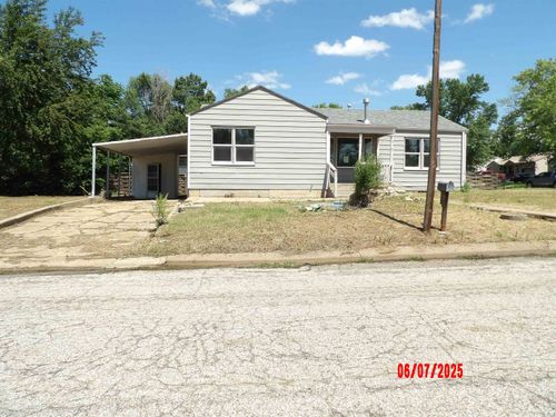 201 N Cherry St, Wellington, KS, 67152-2925 | Card Image