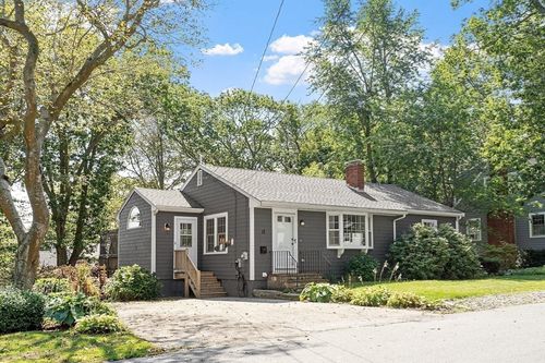 12 Seagull St, Rockport, MA, 01966-2127 | Card Image