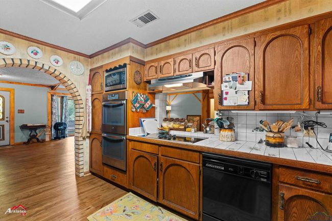 453 Wiggins Rd, House other with 3 bedrooms, 2 bathrooms and null parking in Karnack TX | Image 4
