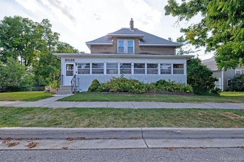8028 Clarence St, Goodrich, MI, 48438-8712 | Card Image