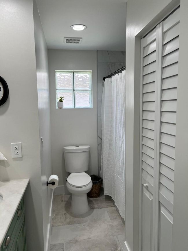 18316 Nw 6 Th St, House other with 3 bedrooms, 2 bathrooms and null parking in Pembroke Pines FL | Image 8