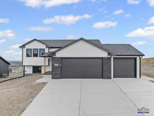 4820 Pahlmeyer Dr, Rapid City, SD, 57703-8602 | Card Image