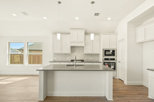 301 Mandarin Cir, House other with 5 bedrooms, 4 bathrooms and null parking in Wylie TX | Image 14