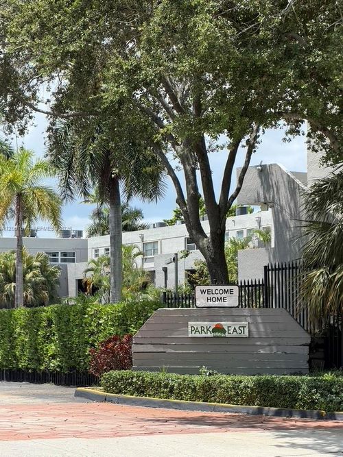 c201-30 Nw 87th Avenue, Miami, FL, 33172 | Card Image