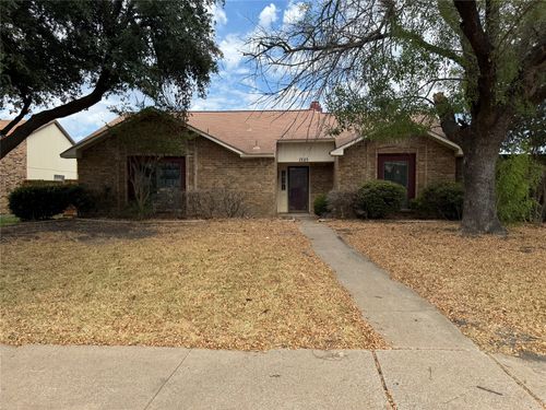 1325 Crestview Drive, Allen, TX, 75002 | Card Image