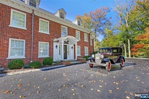 292 Maple St, Englewood, NJ, 07631-3706 | Card Image