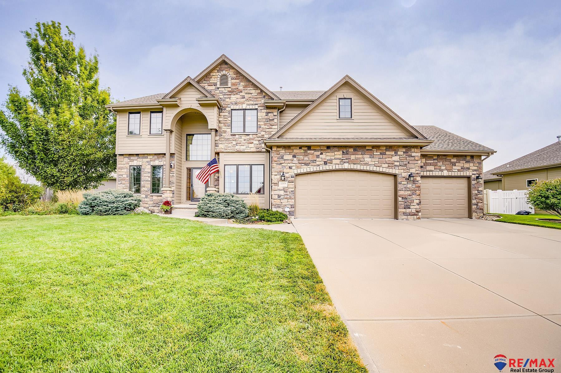 78th St, Papillion, NE 68046