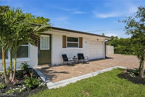 2300 Estey Ave, NAPLES, FL, 34104-4276 | Card Image