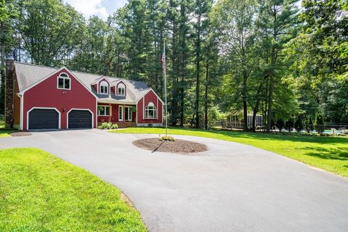 37 King St, Norfolk, MA, 02056-1714 | Card Image